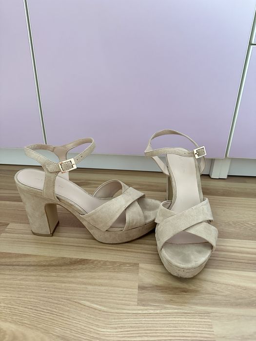 Pantofi/sandale cu toc 38