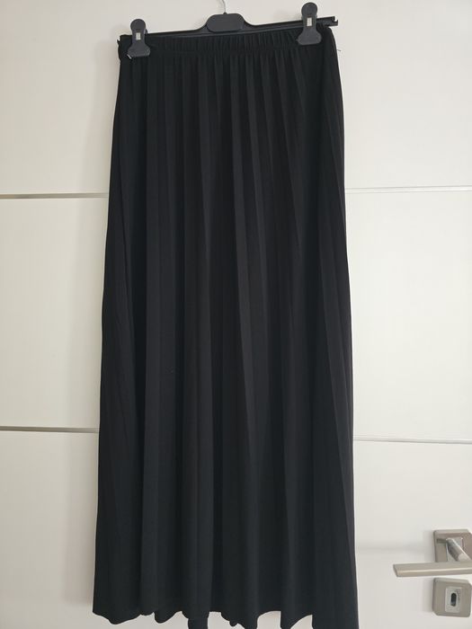 Lot de bluze L, + fusta Lycra  toate noi,