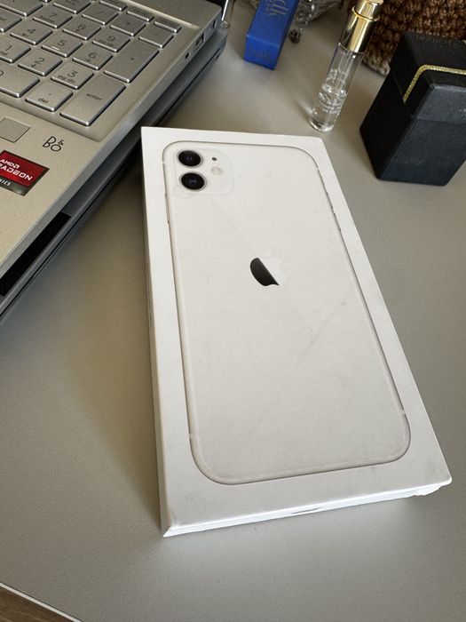 Продам Iphone 11, 64 GB идеал состояние