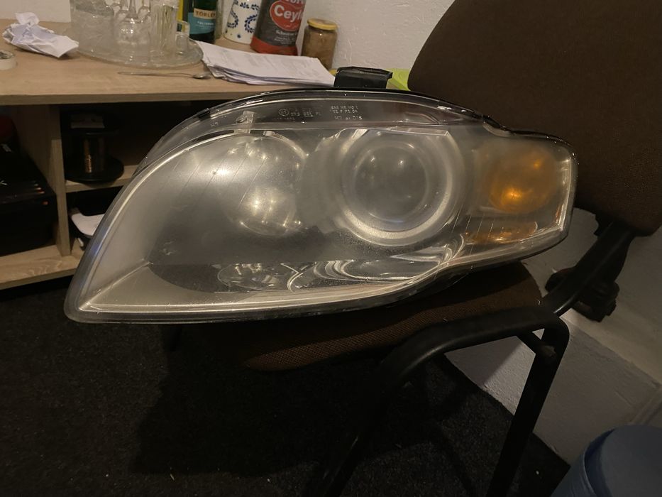 Faruri xenon audi a 4 b7