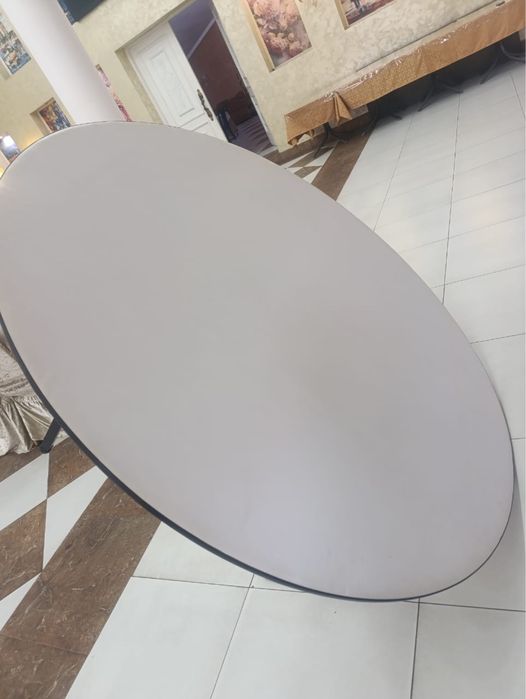 Продам чехлы для стульев и стол для 10-12 чел