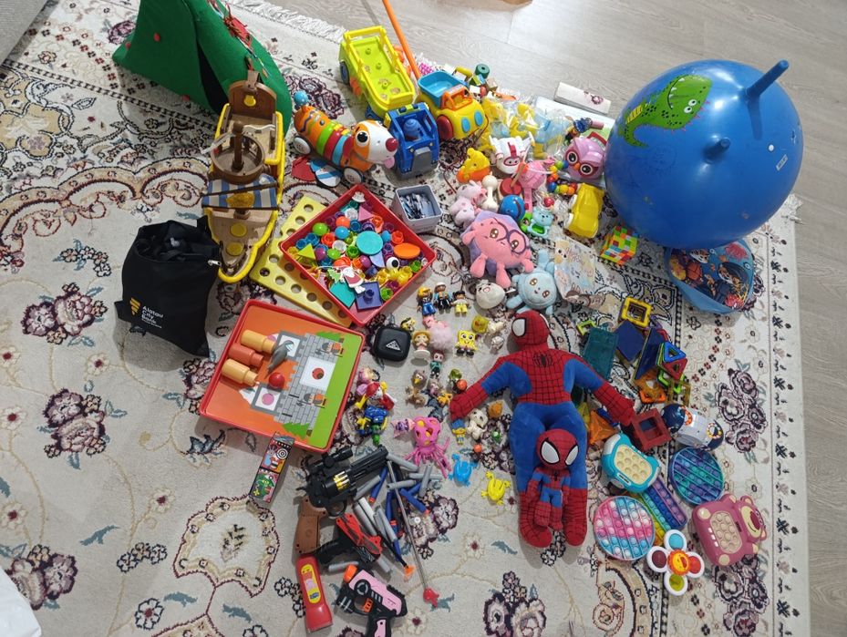 Продам игрушки развивающие для детей