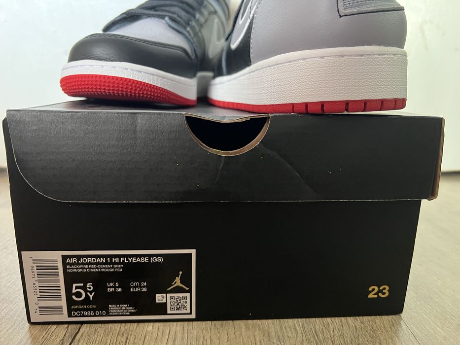 Продавам чисто нови мъжки Air Jordan 1 High Flyease