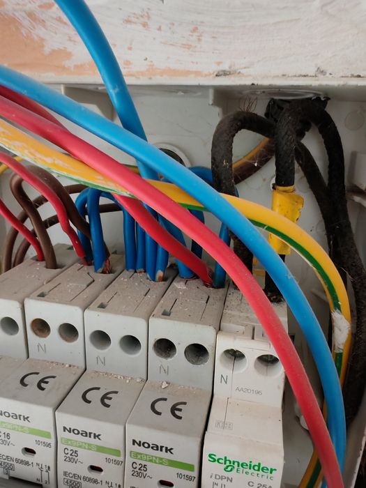 Electrician la tine acasa