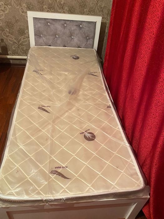 Однаспальная кровать