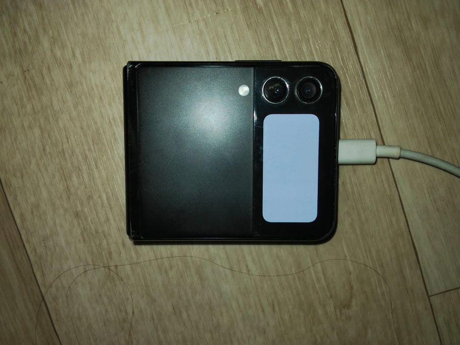 Samsung galaxy zet flip 4