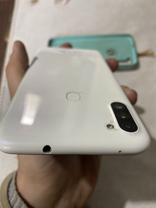 Продам телефон.