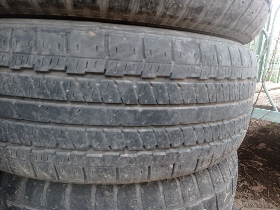 Шины штучные бу.