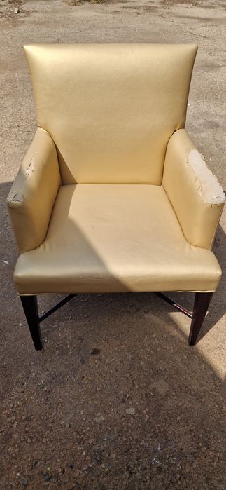 Кресло мягкое удобное