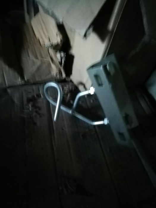 Продам крюк столбовой