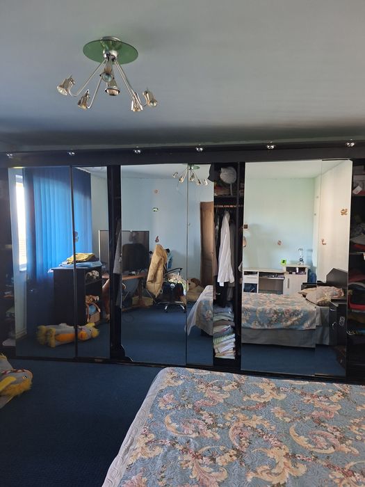 Mobila dormitor cu pat matrimonial