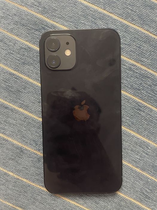 Iphone 12 почти новая