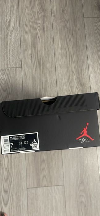 Adidasi Jordan 4