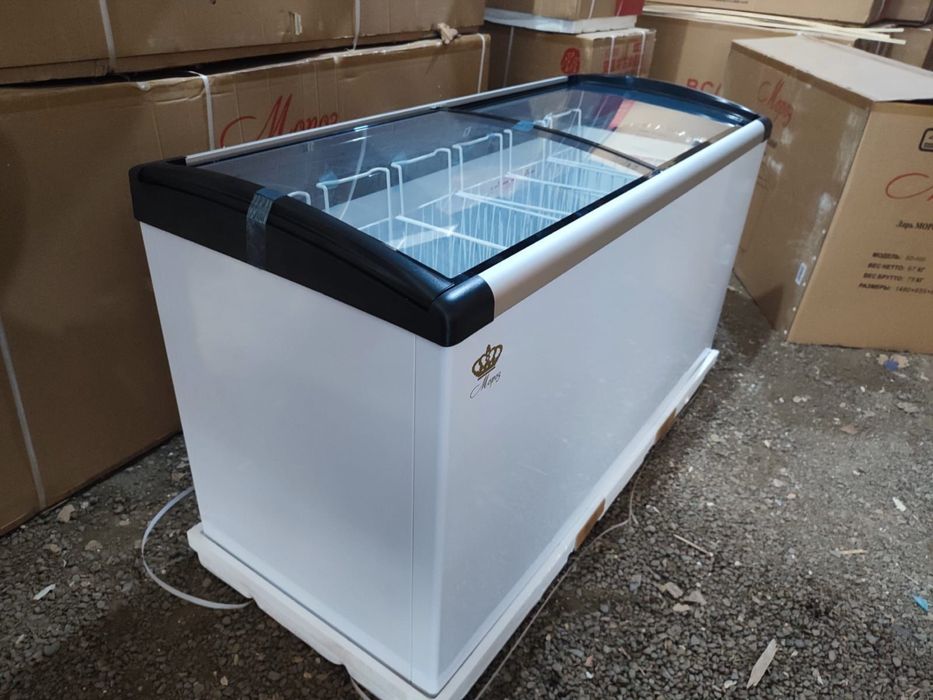 Морозильники и холодильник для магазина