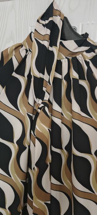 Рокля дълга с интересен десен