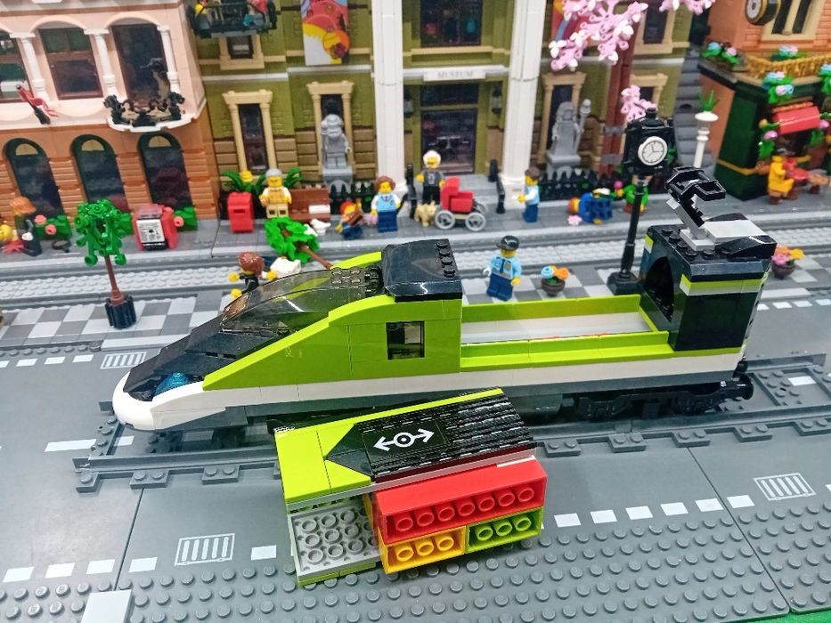 LEGO 60337 Locomotivă