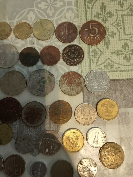 Продавам монети различни години