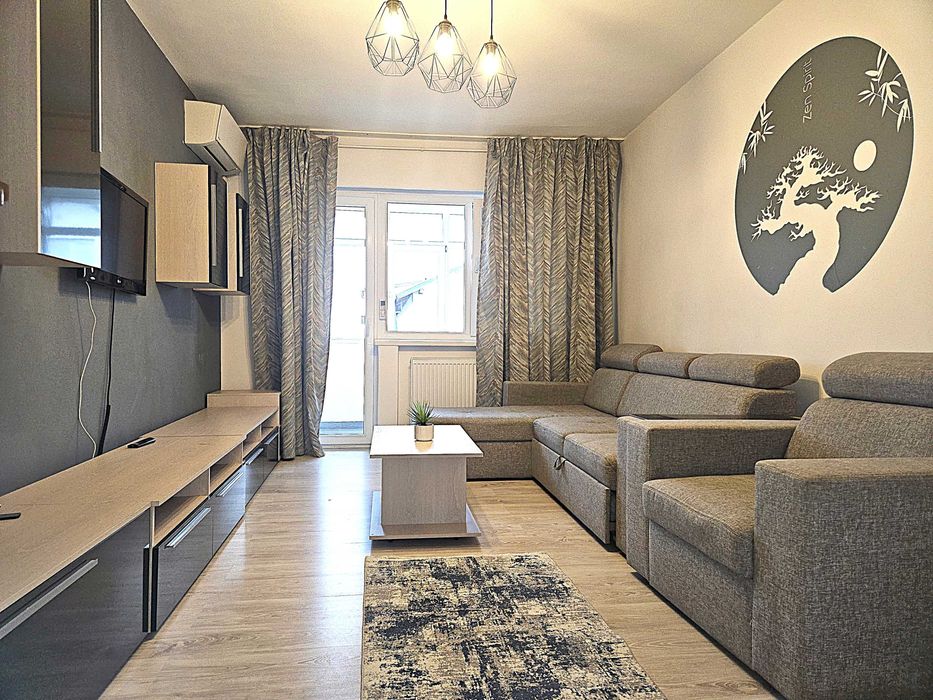 Apartament 2 camere, decomandat. Zona Gradiste Arad