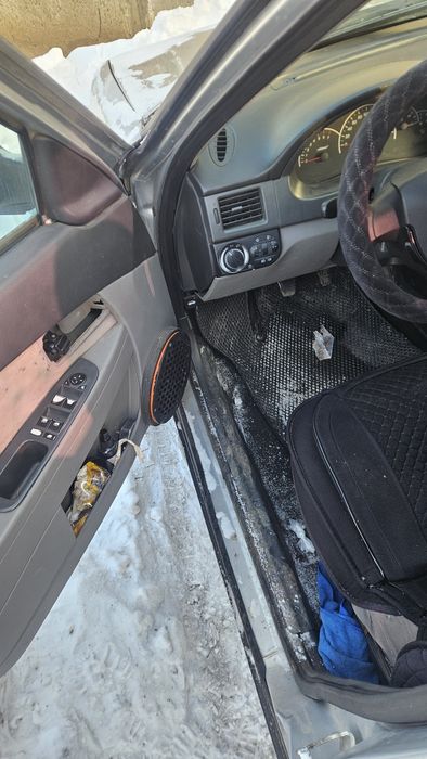 Приора хачбек продам