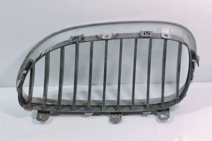 Grila radiator  dreapta 51137065702 BMW Seria 5 E60/E61