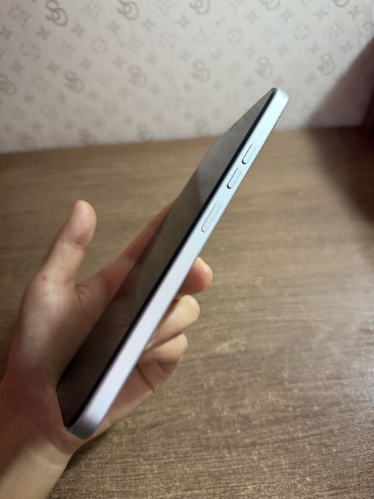 Продам телефон Tecno Spark40c