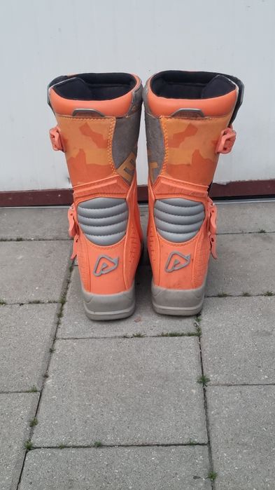 Echipament enduro (bluza pantaloni ghiozdan cizme armura