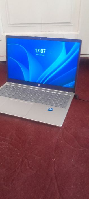 Noutbook 1 yil ishlatilingan Intel CORE i5 dell
