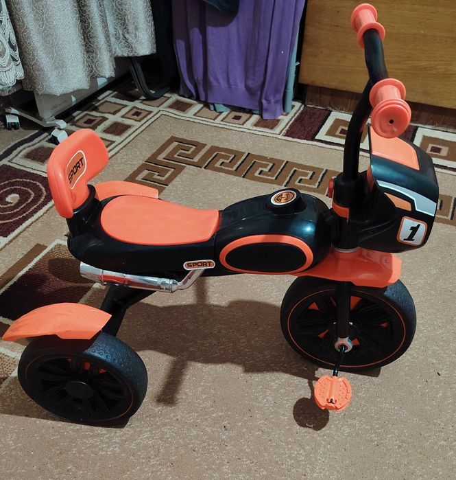 Детский трёхколёсный велосипед