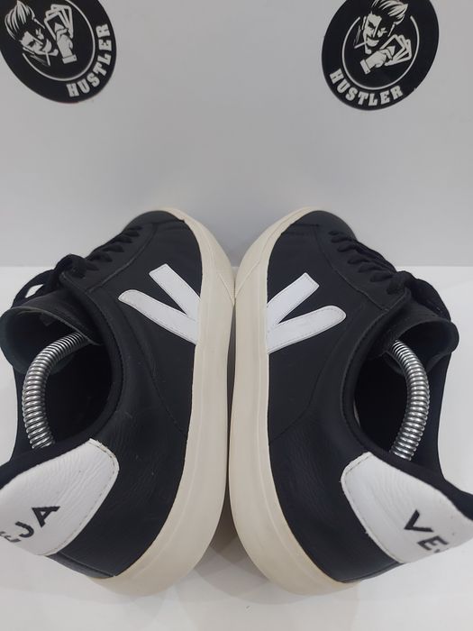 Сникърси VEJA. Номер 42