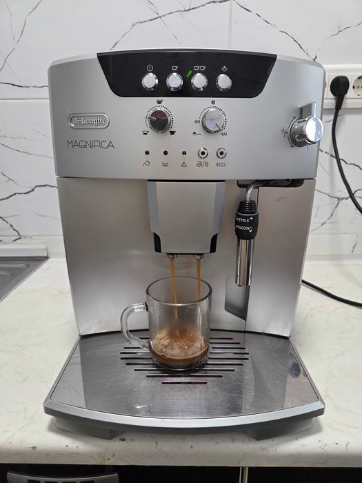 Espressor Automat DeLonghi Magnifica ESAM04.120.S Aparat cu Cafea Boabe