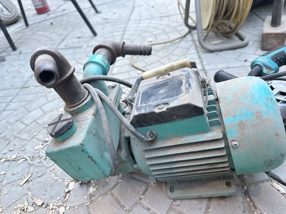 насос для воды срочно продам