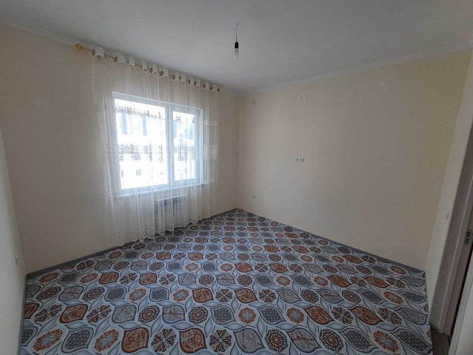 Oilaga uzoq muddatga kvartira beriladi. Manzil: Qorasuv 2. 175 dom