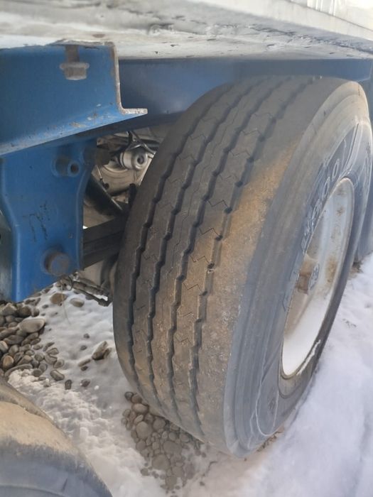 Продаётся  прицеп 2000г марка Lamberet.