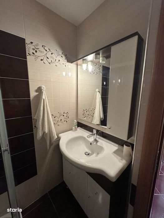 Apartament cu 4 camere de inchiriat  , 98 mp, Bd. Regele Mihai 1