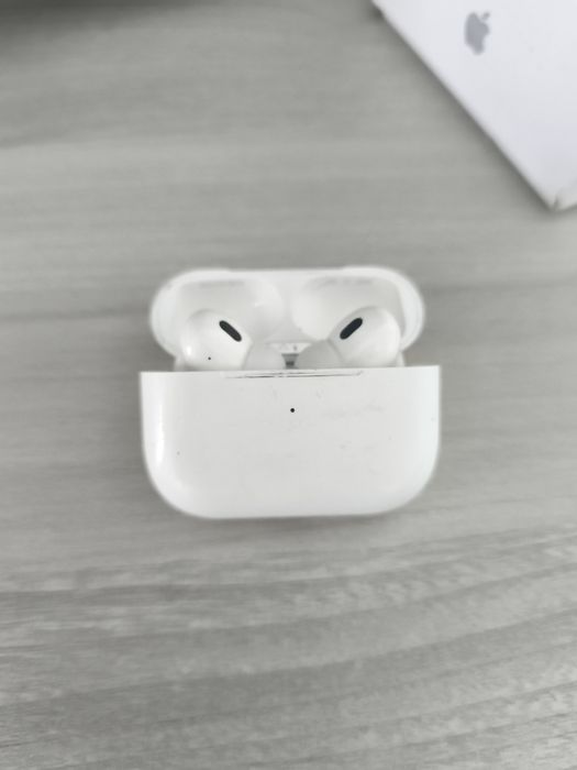 Vând căști Air Pods 2 pro preț negociabil