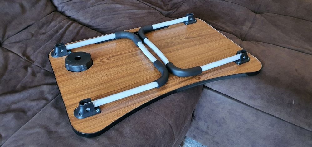 Стол-подставка для кровати