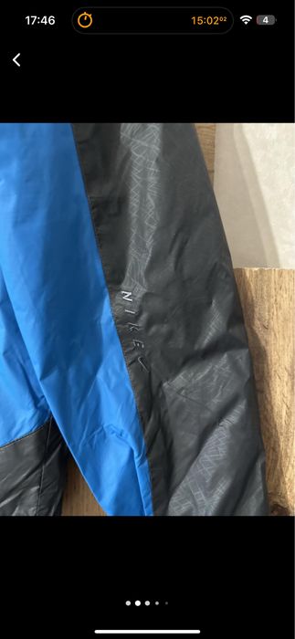 Ветровка Nike с капюшоном