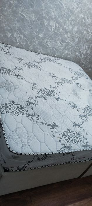 Матрас в хорошем состоянии