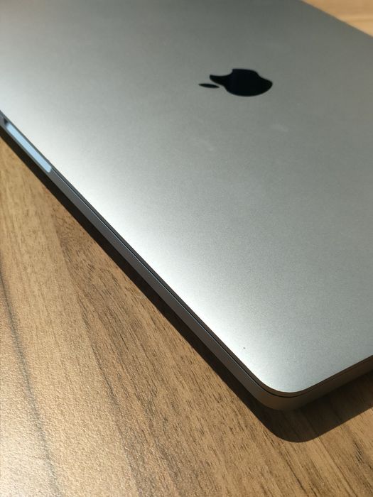 MacBook  pro 16 displey 2019