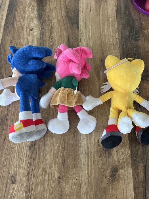 Vând 3 jucarii Sonic pentru copii