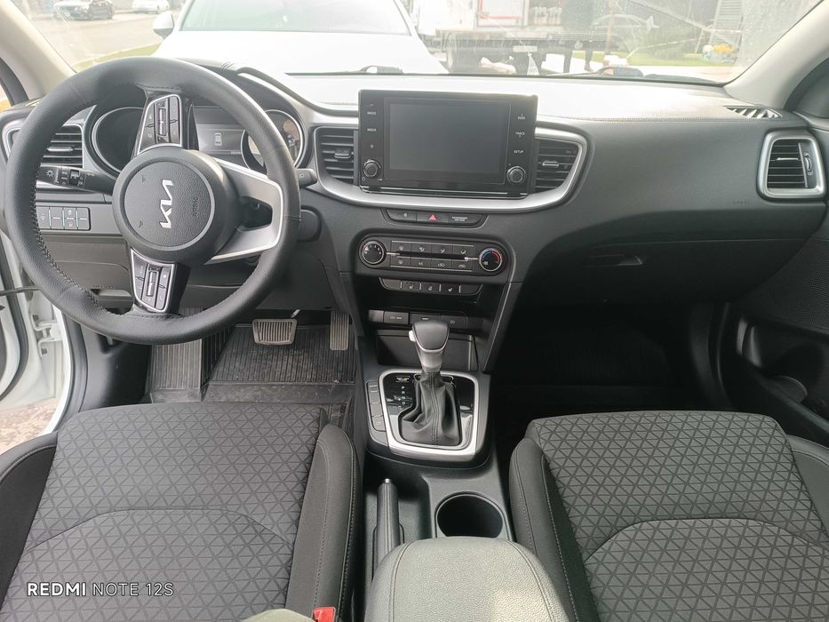 Продам Kia Ceed хэтчбек