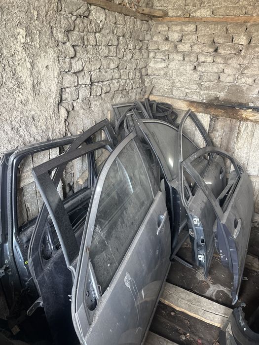 Леви и десни предни и задни врати mitsubishi outlander 2 мицубиши 2008