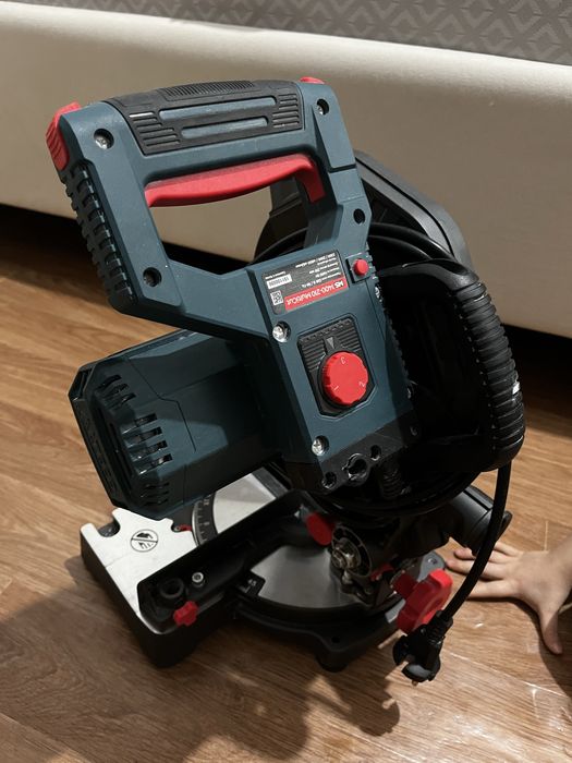 Торцовочнвя пила