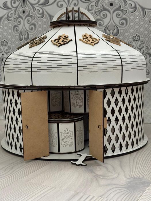 Тойбастары с шкатулками