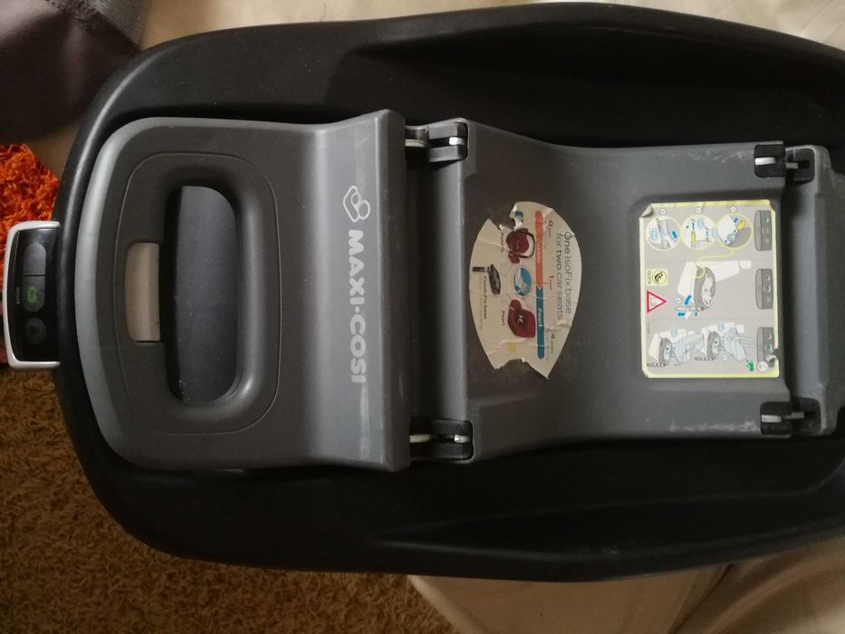 Scoica Maxi Cosi Pebble cu Isofix Family Fix