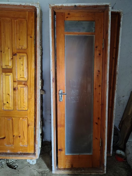 Uși de lemn de vânzare