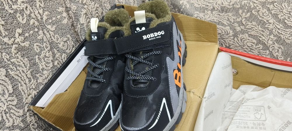 Продам зимние кроссовки