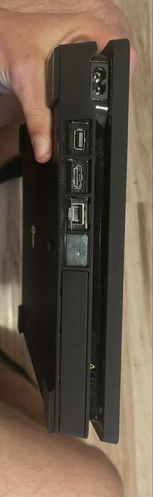 Playstation 4 Slim