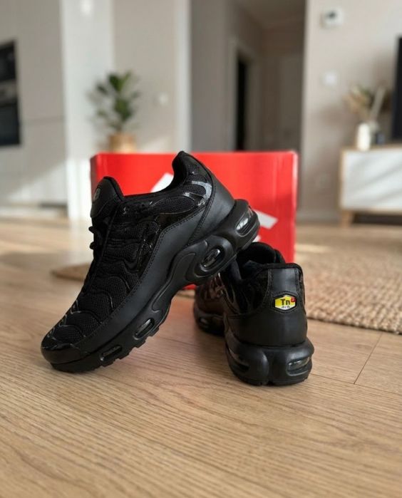 STOC LIMITATI!! Adidasi / Sneakers Nike TN Negru Marimi 36-44 Unisex