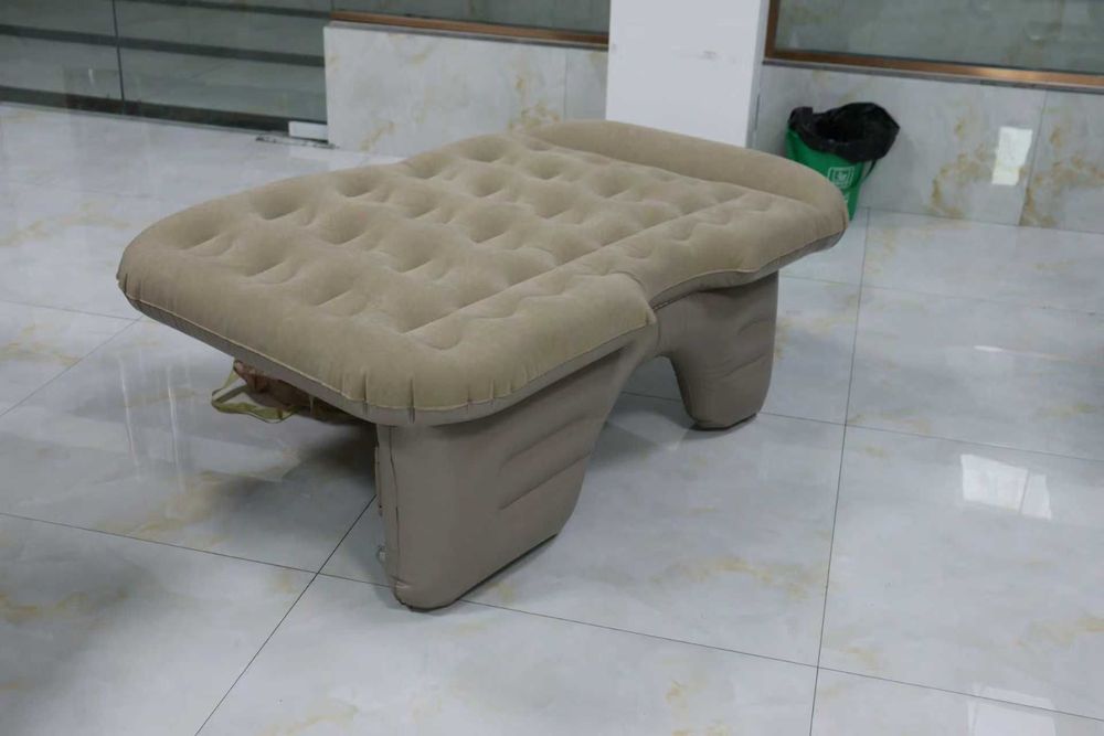Mashina uchun naduvnay matras